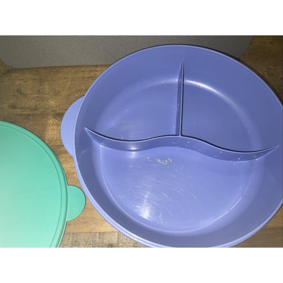 Tupperware Rock N Serve 10" Divided Container 3284C Blue & Green Seal 2651C-2 - Picture 5 of 5